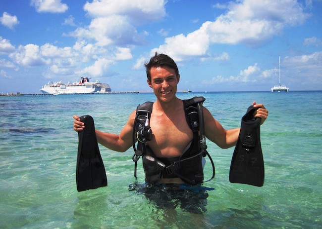 Richard very excited to live the scuba dive experience in Cozumel.